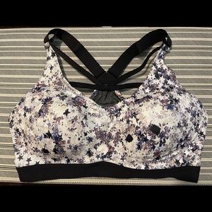 Victoria’s Secret sports bra NWOT